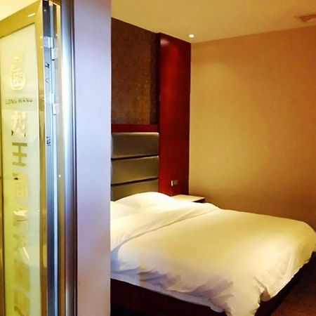 Longwang Business Hotel Liuzhou Εξωτερικό φωτογραφία