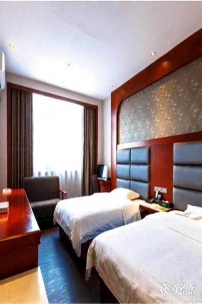 Longwang Business Hotel Liuzhou Εξωτερικό φωτογραφία