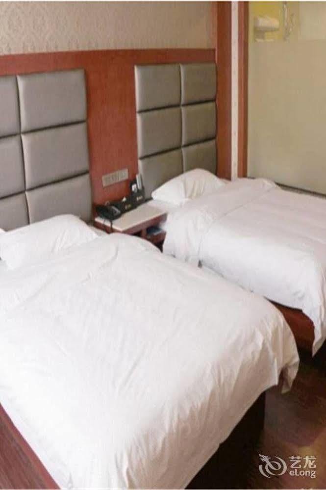 Longwang Business Hotel Liuzhou Εξωτερικό φωτογραφία