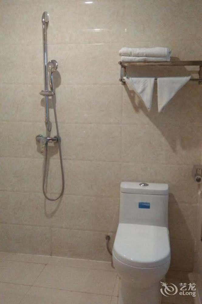 Longwang Business Hotel Liuzhou Εξωτερικό φωτογραφία