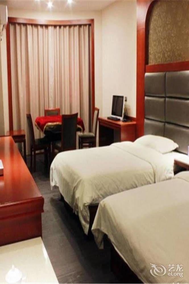 Longwang Business Hotel Liuzhou Εξωτερικό φωτογραφία