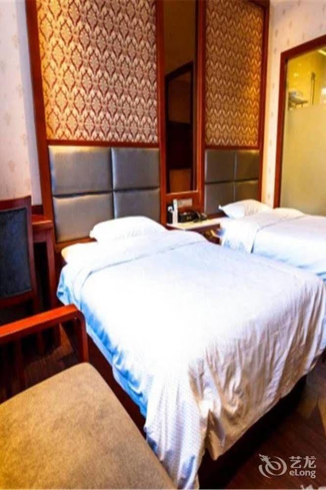 Longwang Business Hotel Liuzhou Εξωτερικό φωτογραφία