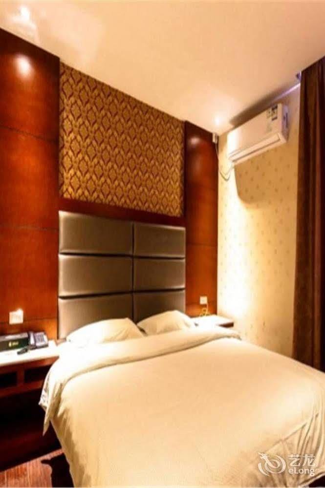 Longwang Business Hotel Liuzhou Εξωτερικό φωτογραφία