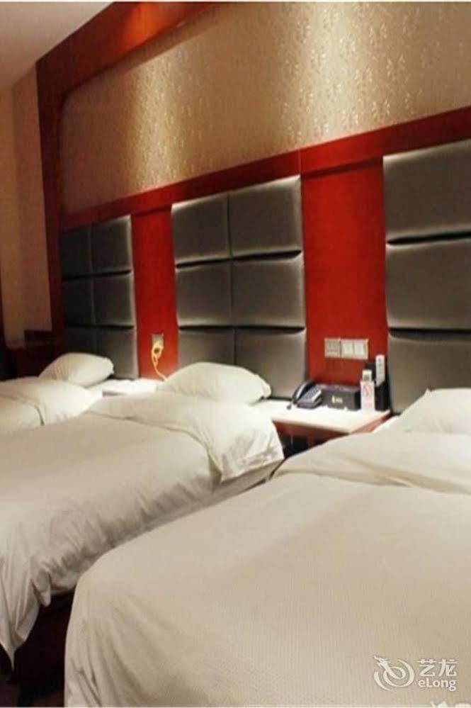Longwang Business Hotel Liuzhou Εξωτερικό φωτογραφία