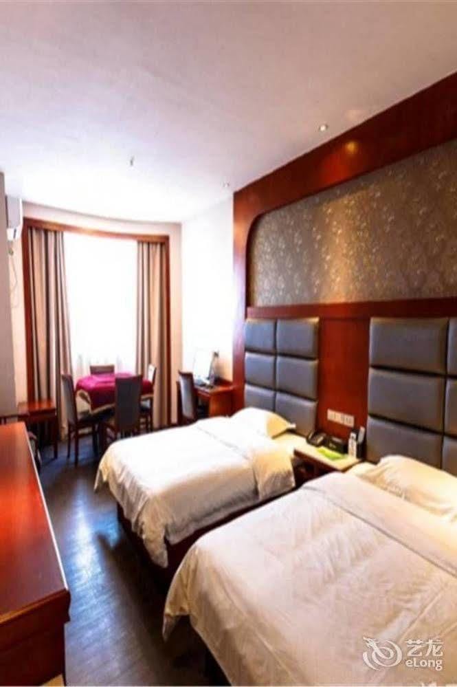Longwang Business Hotel Liuzhou Εξωτερικό φωτογραφία