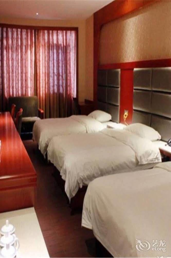 Longwang Business Hotel Liuzhou Εξωτερικό φωτογραφία
